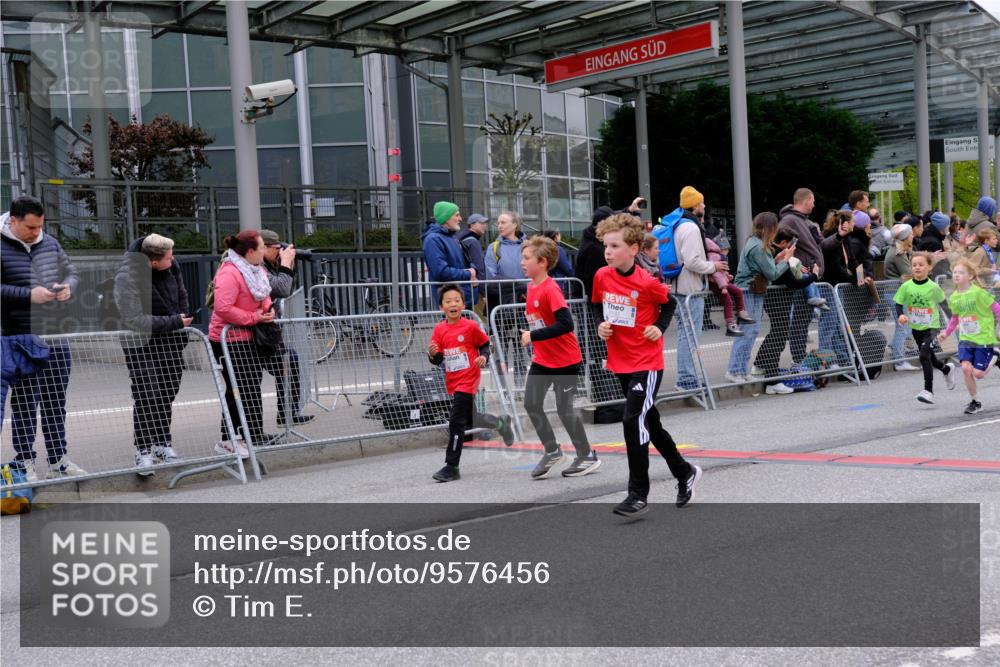 25.04.2026 - Das Zehntel Tim E. http://msf.ph/oto/9576456 25.04.2026 10:56:59 Ziel 5097, 5102, 5290, 5308, 5386, 5463, 5561, 5735, 5780, 5789, 5804, 5839, 5859, 5861, 5867, 6130, 6132, 6133, 6143, 6215, 6280, 6861, 6891, 7060, 7291, 7302, 7537, 7560, 7639, 7705, 7711, 7811, 7861, 8020 meine-sportfotos.de