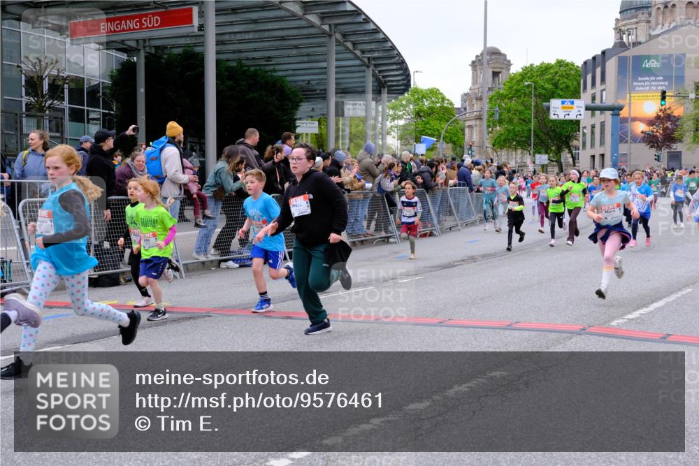 25.04.2026 - Das Zehntel Tim E. http://msf.ph/oto/9576461 25.04.2026 10:57:00 Ziel 5093, 5097, 5290, 5308, 5386, 5463, 5561, 5735, 5780, 5789, 5804, 5839, 5859, 5861, 5867, 6130, 6132, 6133, 6143, 6280, 6820, 6852, 6861, 6891, 7060, 7291, 7302, 7497, 7509, 7537, 7553, 7557, 7560, 7639, 7705, 7711, 7811, 7861, 8020 meine-sportfotos.de