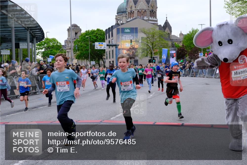 25.04.2026 - Das Zehntel Tim E. http://msf.ph/oto/9576485 25.04.2026 10:57:04 Ziel 5093, 5290, 5308, 5384, 5386, 5451, 5463, 5804, 5839, 6004, 6122, 6126, 6130, 6132, 6133, 6228, 6234, 6275, 6280, 6413, 6820, 6852, 6861, 6891, 7060, 7291, 7497, 7509, 7537, 7553, 7557, 7560, 7583, 7639, 7705, 7711, 7861, 7926, 7962, 7987, 8020 meine-sportfotos.de