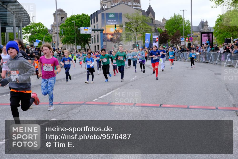 25.04.2026 - Das Zehntel Tim E. http://msf.ph/oto/9576487 25.04.2026 10:57:07 Ziel 5093, 5290, 5308, 5384, 5386, 5401, 5419, 5437, 5451, 5463, 5678, 5830, 6004, 6122, 6126, 6228, 6234, 6275, 6280, 6330, 6413, 6820, 6852, 6861, 7060, 7291, 7497, 7509, 7537, 7553, 7557, 7560, 7575, 7583, 7639, 7705, 7711, 7853, 7861, 7926, 7962, 7987, 8020 meine-sportfotos.de