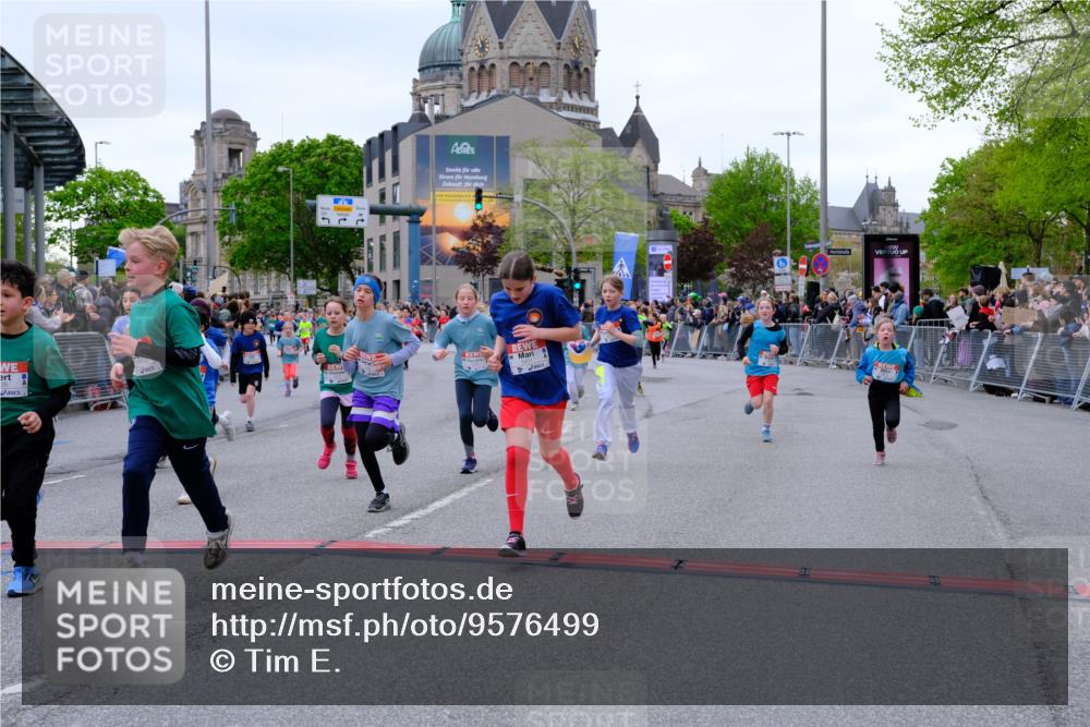 25.04.2026 - Das Zehntel Tim E. http://msf.ph/oto/9576499 25.04.2026 10:57:09 Ziel 5093, 5290, 5302, 5308, 5384, 5401, 5409, 5419, 5437, 5451, 5463, 5678, 5830, 6004, 6122, 6126, 6228, 6234, 6275, 6330, 6413, 6820, 6852, 7427, 7455, 7464, 7497, 7506, 7509, 7537, 7553, 7557, 7560, 7575, 7583, 7705, 7711, 7853, 7861, 7926, 7962, 7987, 8020 meine-sportfotos.de