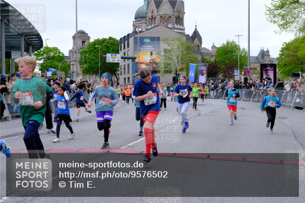 25.04.2026 - Das Zehntel Tim E. http://msf.ph/oto/9576502 25.04.2026 10:57:09 Ziel 5093, 5290, 5302, 5308, 5384, 5401, 5409, 5419, 5437, 5451, 5463, 5678, 5830, 6004, 6122, 6126, 6228, 6234, 6275, 6330, 6413, 6820, 6852, 7427, 7455, 7464, 7497, 7506, 7509, 7537, 7553, 7557, 7560, 7575, 7583, 7705, 7711, 7853, 7861, 7926, 7962, 7987, 8020 meine-sportfotos.de