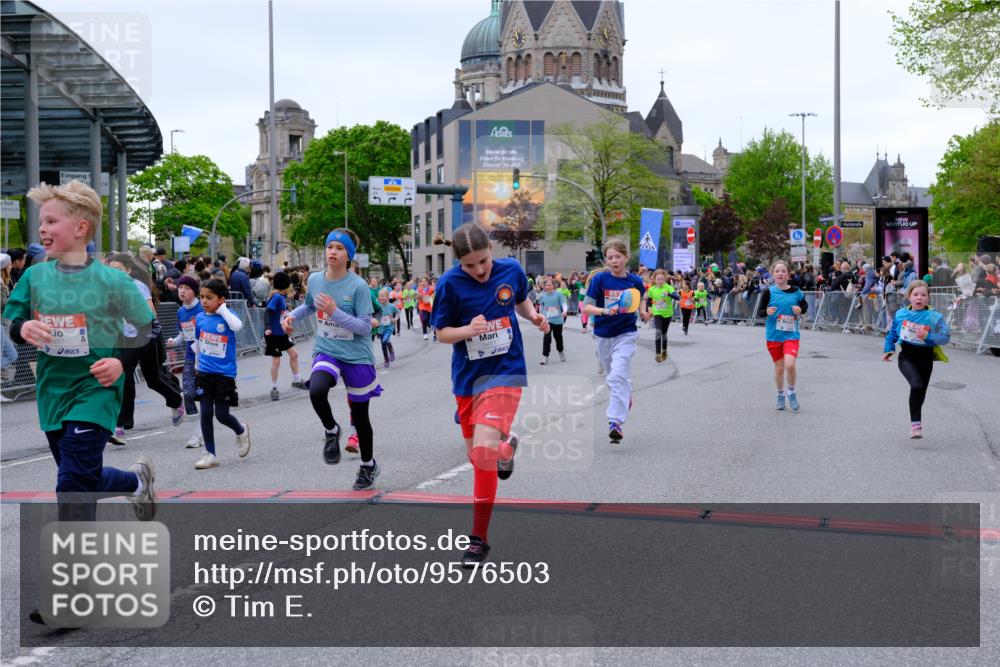 25.04.2026 - Das Zehntel Tim E. http://msf.ph/oto/9576503 25.04.2026 10:57:09 Ziel 5093, 5290, 5302, 5308, 5384, 5401, 5409, 5419, 5437, 5451, 5463, 5678, 5830, 6004, 6122, 6126, 6228, 6234, 6275, 6330, 6413, 6820, 6852, 7427, 7455, 7464, 7497, 7506, 7509, 7537, 7553, 7557, 7560, 7575, 7583, 7705, 7711, 7853, 7861, 7926, 7962, 7987, 8020 meine-sportfotos.de