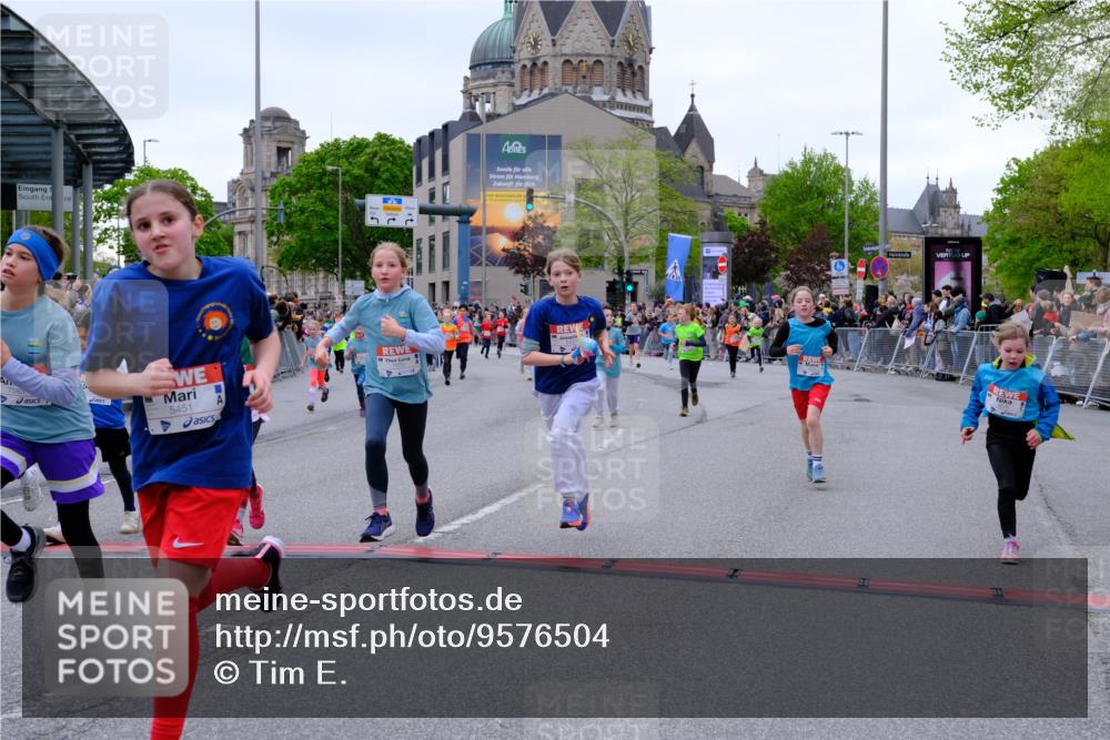 25.04.2026 - Das Zehntel Tim E. http://msf.ph/oto/9576504 25.04.2026 10:57:10 Ziel 5093, 5302, 5384, 5401, 5409, 5419, 5437, 5451, 5463, 5678, 5830, 6004, 6122, 6126, 6228, 6234, 6275, 6330, 6413, 6820, 6852, 7406, 7427, 7455, 7464, 7497, 7506, 7509, 7537, 7553, 7557, 7560, 7575, 7583, 7853, 7861, 7926, 7962, 7987 meine-sportfotos.de