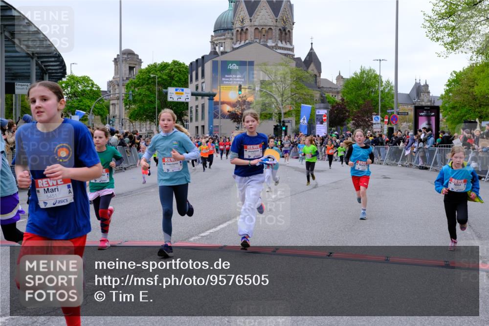 25.04.2026 - Das Zehntel Tim E. http://msf.ph/oto/9576505 25.04.2026 10:57:10 Ziel 5093, 5302, 5384, 5401, 5409, 5419, 5437, 5451, 5463, 5678, 5830, 6004, 6122, 6126, 6228, 6234, 6275, 6330, 6413, 6820, 6852, 7406, 7427, 7455, 7464, 7497, 7506, 7509, 7537, 7553, 7557, 7560, 7575, 7583, 7853, 7861, 7926, 7962, 7987 meine-sportfotos.de
