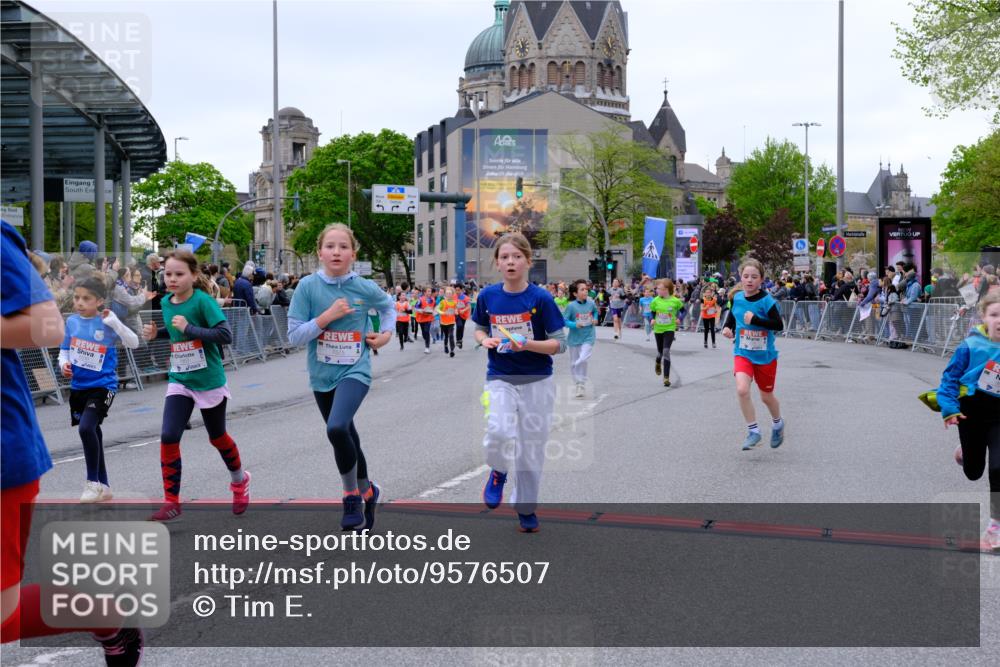 25.04.2026 - Das Zehntel Tim E. http://msf.ph/oto/9576507 25.04.2026 10:57:10 Ziel 5093, 5302, 5384, 5401, 5409, 5419, 5437, 5451, 5463, 5678, 5830, 6004, 6122, 6126, 6228, 6234, 6275, 6330, 6413, 6820, 6852, 7406, 7427, 7455, 7464, 7497, 7506, 7509, 7537, 7553, 7557, 7560, 7575, 7583, 7853, 7861, 7926, 7962, 7987 meine-sportfotos.de