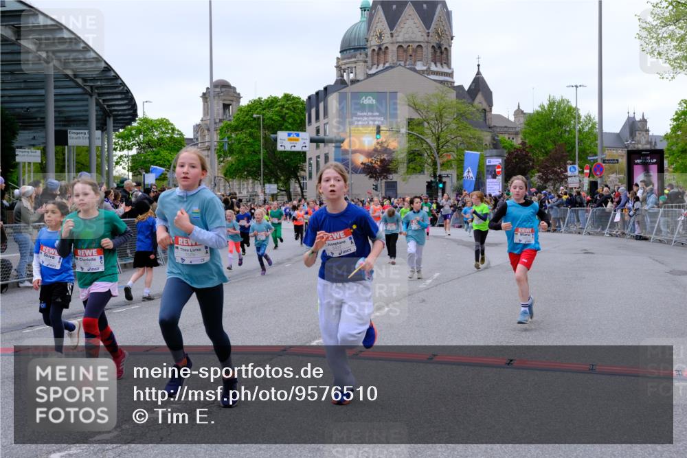 25.04.2026 - Das Zehntel Tim E. http://msf.ph/oto/9576510 25.04.2026 10:57:10 Ziel 5093, 5302, 5384, 5401, 5409, 5419, 5437, 5451, 5463, 5678, 5830, 6004, 6122, 6126, 6228, 6234, 6275, 6330, 6413, 6820, 6852, 7406, 7427, 7455, 7464, 7497, 7506, 7509, 7537, 7553, 7557, 7560, 7575, 7583, 7853, 7861, 7926, 7962, 7987 meine-sportfotos.de