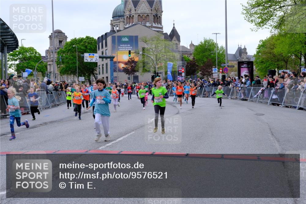 25.04.2026 - Das Zehntel Tim E. http://msf.ph/oto/9576521 25.04.2026 10:57:13 Ziel 5302, 5374, 5384, 5401, 5409, 5419, 5437, 5451, 5528, 5678, 5821, 5830, 5831, 6004, 6122, 6126, 6228, 6234, 6275, 6330, 6413, 7065, 7079, 7224, 7374, 7377, 7396, 7398, 7401, 7406, 7427, 7455, 7464, 7506, 7575, 7583, 7853, 7926, 7958, 7962, 7987 meine-sportfotos.de