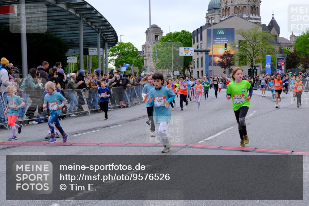 25.04.2026 - Das Zehntel Tim E. http://msf.ph/oto/9576526 25.04.2026 10:57:14 Ziel 5302, 5374, 5384, 5401, 5409, 5419, 5437, 5451, 5522, 5528, 5678, 5821, 5830, 5831, 6004, 6122, 6126, 6330, 6413, 6737, 6751, 6877, 6901, 7065, 7079, 7134, 7224, 7374, 7377, 7396, 7398, 7401, 7406, 7427, 7455, 7464, 7506, 7575, 7583, 7853, 7926, 7958, 7962, 7987 meine-sportfotos.de
