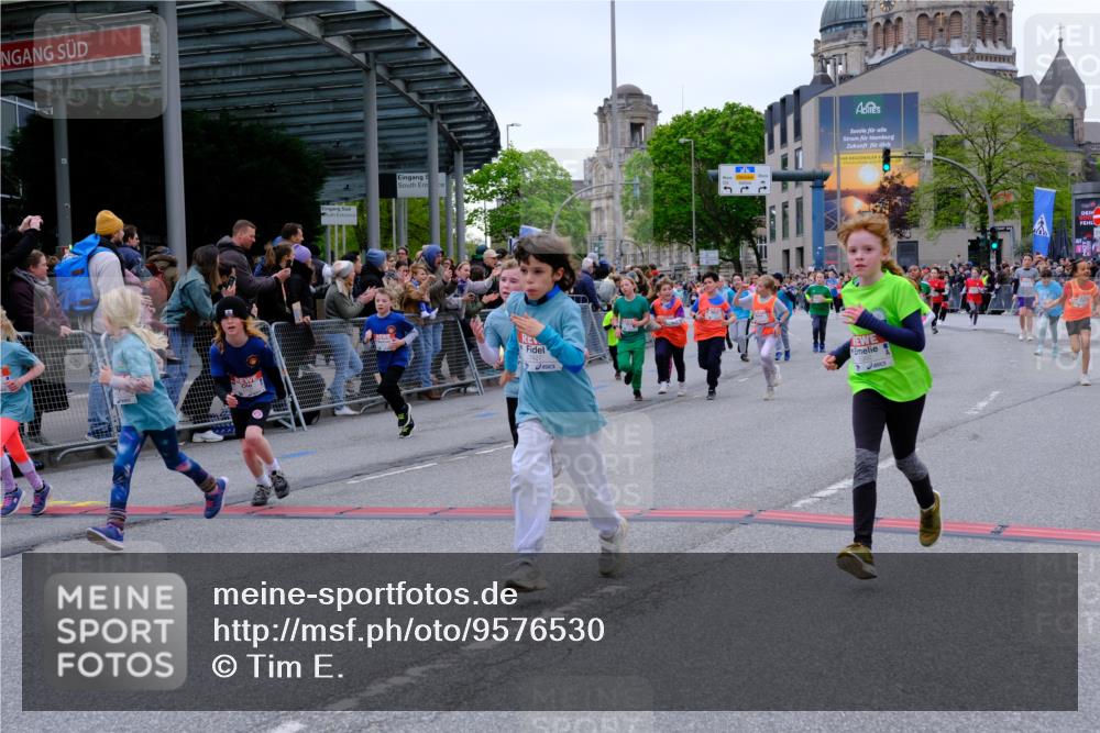 25.04.2026 - Das Zehntel Tim E. http://msf.ph/oto/9576530 25.04.2026 10:57:14 Ziel 5302, 5374, 5384, 5401, 5409, 5419, 5437, 5451, 5522, 5528, 5678, 5821, 5830, 5831, 6004, 6122, 6126, 6330, 6413, 6737, 6751, 6877, 6901, 7065, 7079, 7134, 7224, 7374, 7377, 7396, 7398, 7401, 7406, 7427, 7455, 7464, 7506, 7575, 7583, 7853, 7926, 7958, 7962, 7987 meine-sportfotos.de