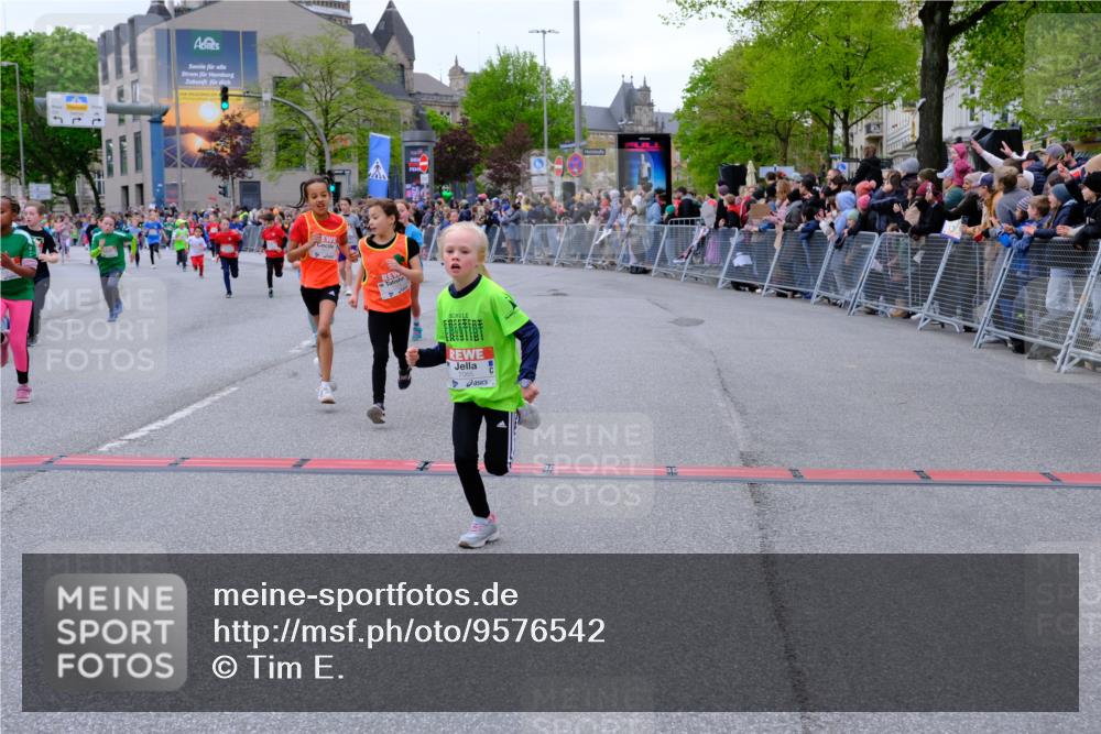 25.04.2026 - Das Zehntel Tim E. http://msf.ph/oto/9576542 25.04.2026 10:57:17 Ziel 5302, 5374, 5401, 5409, 5419, 5437, 5522, 5528, 5678, 5821, 5830, 5831, 6169, 6175, 6330, 6728, 6737, 6751, 6877, 6901, 7065, 7079, 7134, 7222, 7224, 7374, 7377, 7396, 7398, 7401, 7406, 7413, 7427, 7455, 7464, 7506, 7575, 7853, 7958 meine-sportfotos.de