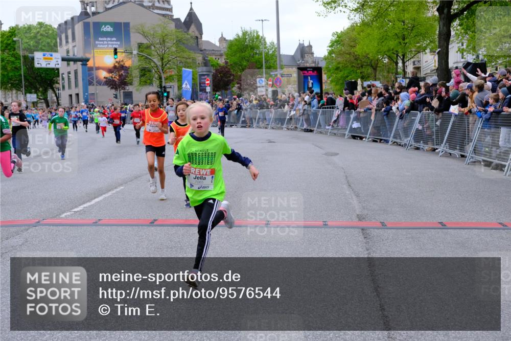 25.04.2026 - Das Zehntel Tim E. http://msf.ph/oto/9576544 25.04.2026 10:57:17 Ziel 5302, 5374, 5401, 5409, 5419, 5437, 5522, 5528, 5678, 5821, 5830, 5831, 6169, 6175, 6330, 6728, 6737, 6751, 6877, 6901, 7065, 7079, 7134, 7222, 7224, 7374, 7377, 7396, 7398, 7401, 7406, 7413, 7427, 7455, 7464, 7506, 7575, 7853, 7958 meine-sportfotos.de
