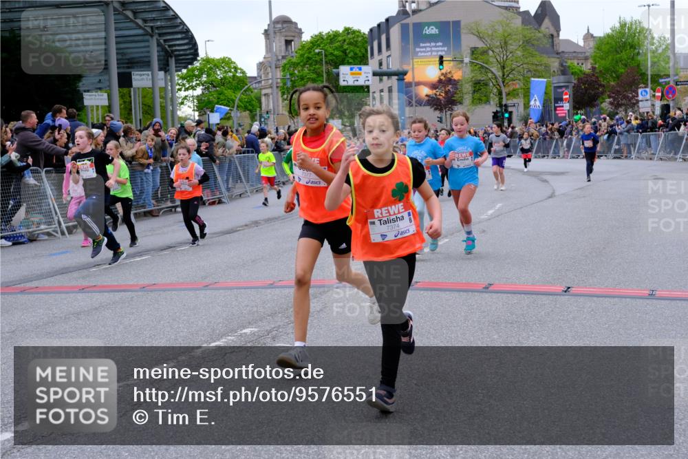 25.04.2026 - Das Zehntel Tim E. http://msf.ph/oto/9576551 25.04.2026 10:57:18 Ziel 5013, 5302, 5374, 5409, 5522, 5528, 5821, 5830, 5831, 6138, 6169, 6175, 6728, 6737, 6751, 6877, 6901, 7065, 7079, 7134, 7222, 7224, 7374, 7377, 7396, 7398, 7401, 7406, 7413, 7427, 7455, 7464, 7506, 7958 meine-sportfotos.de