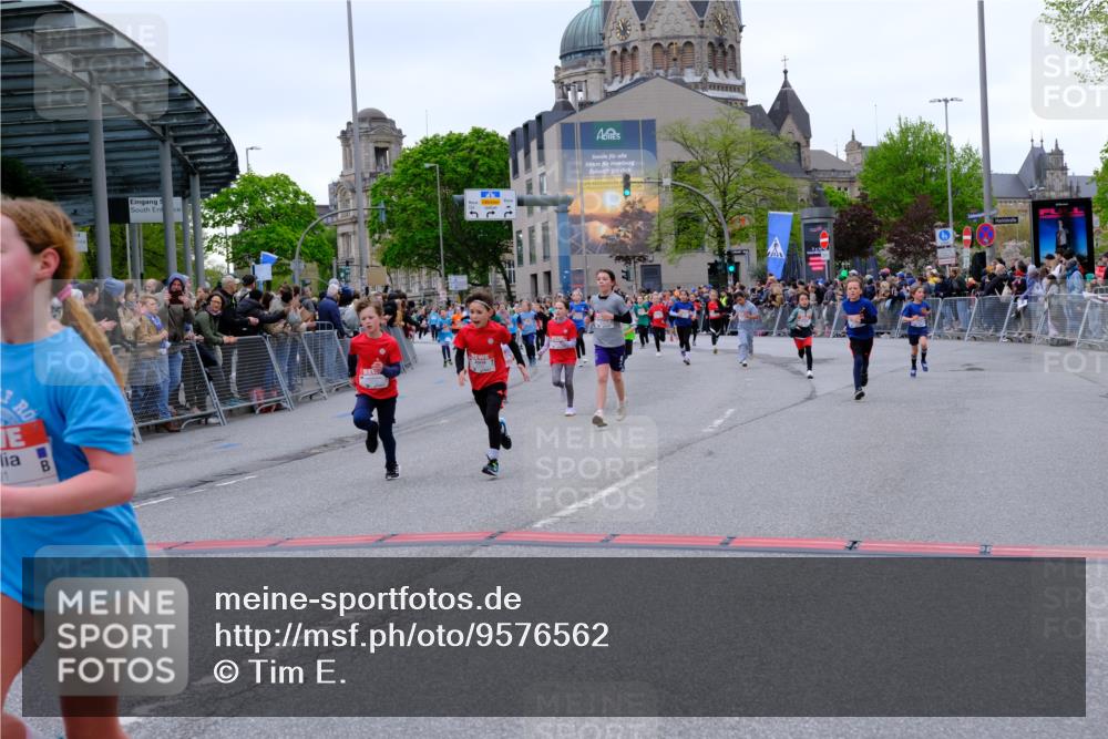 25.04.2026 - Das Zehntel Tim E. http://msf.ph/oto/9576562 25.04.2026 10:57:20 Ziel 5013, 5302, 5333, 5338, 5374, 5409, 5522, 5528, 5821, 5831, 6138, 6169, 6175, 6235, 6728, 6737, 6751, 6877, 6901, 7065, 7079, 7134, 7222, 7224, 7374, 7377, 7396, 7398, 7401, 7406, 7413, 7427, 7455, 7464, 7506, 7958 meine-sportfotos.de