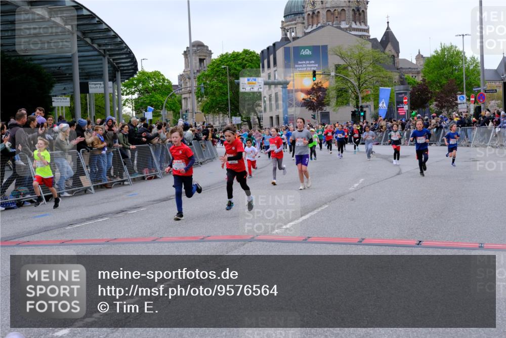 25.04.2026 - Das Zehntel Tim E. http://msf.ph/oto/9576564 25.04.2026 10:57:21 Ziel 5013, 5302, 5333, 5338, 5374, 5409, 5522, 5528, 5821, 5831, 5955, 6138, 6169, 6175, 6235, 6728, 6737, 6751, 6877, 6901, 7065, 7079, 7134, 7222, 7224, 7374, 7377, 7396, 7398, 7401, 7406, 7413, 7455, 7464, 7506, 7958, 8016 meine-sportfotos.de