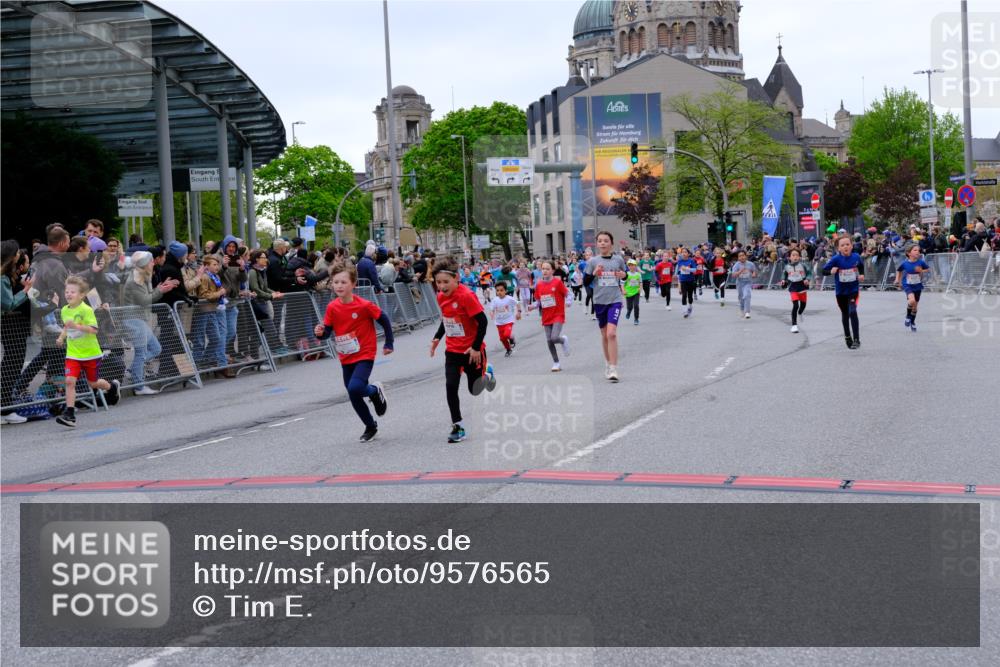 25.04.2026 - Das Zehntel Tim E. http://msf.ph/oto/9576565 25.04.2026 10:57:21 Ziel 5013, 5302, 5333, 5338, 5374, 5409, 5522, 5528, 5821, 5831, 5955, 6138, 6169, 6175, 6235, 6728, 6737, 6751, 6877, 6901, 7065, 7079, 7134, 7222, 7224, 7374, 7377, 7396, 7398, 7401, 7406, 7413, 7455, 7464, 7506, 7958, 8016 meine-sportfotos.de