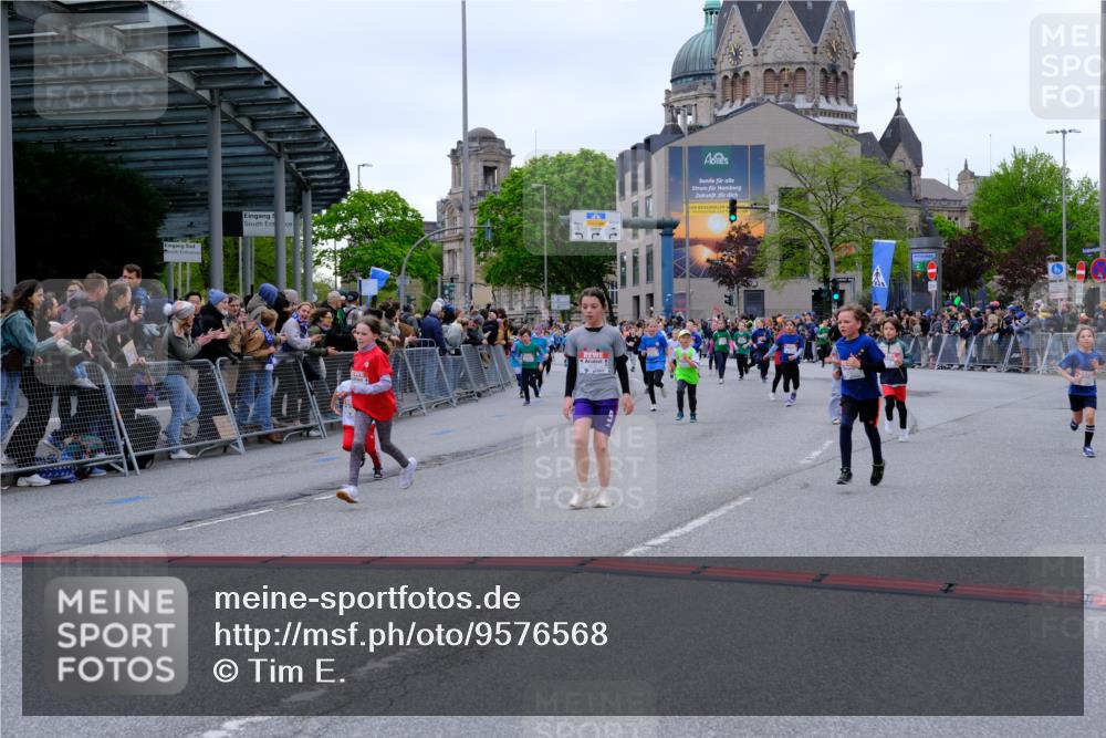 25.04.2026 - Das Zehntel Tim E. http://msf.ph/oto/9576568 25.04.2026 10:57:22 Ziel 5013, 5333, 5338, 5374, 5522, 5528, 5821, 5831, 5955, 6120, 6134, 6138, 6169, 6175, 6235, 6335, 6728, 6737, 6751, 6877, 6901, 7065, 7070, 7079, 7134, 7222, 7224, 7374, 7377, 7396, 7398, 7401, 7406, 7413, 7958, 8016 meine-sportfotos.de