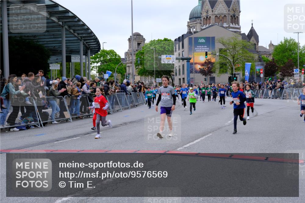 25.04.2026 - Das Zehntel Tim E. http://msf.ph/oto/9576569 25.04.2026 10:57:23 Ziel 5013, 5333, 5338, 5374, 5442, 5522, 5528, 5619, 5821, 5831, 5955, 6120, 6134, 6138, 6169, 6175, 6235, 6335, 6728, 6737, 6751, 6877, 6901, 7065, 7070, 7079, 7134, 7222, 7224, 7374, 7377, 7396, 7398, 7401, 7413, 7682, 7958, 8016 meine-sportfotos.de