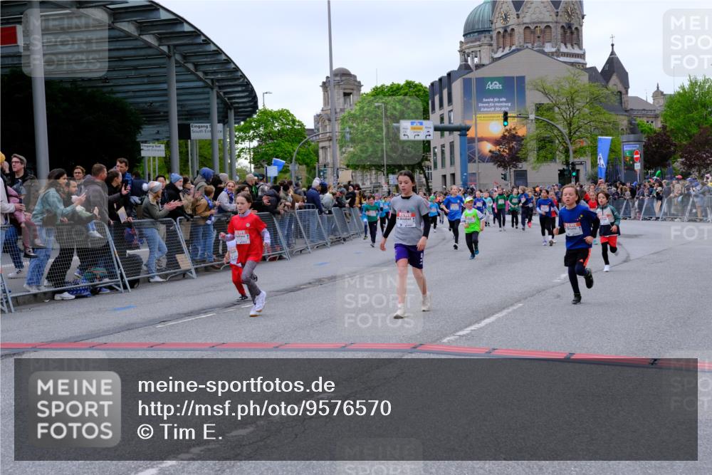 25.04.2026 - Das Zehntel Tim E. http://msf.ph/oto/9576570 25.04.2026 10:57:23 Ziel 5013, 5333, 5338, 5374, 5442, 5522, 5528, 5619, 5821, 5831, 5955, 6120, 6134, 6138, 6169, 6175, 6235, 6335, 6728, 6737, 6751, 6877, 6901, 7065, 7070, 7079, 7134, 7222, 7224, 7374, 7377, 7396, 7398, 7401, 7413, 7682, 7958, 8016 meine-sportfotos.de