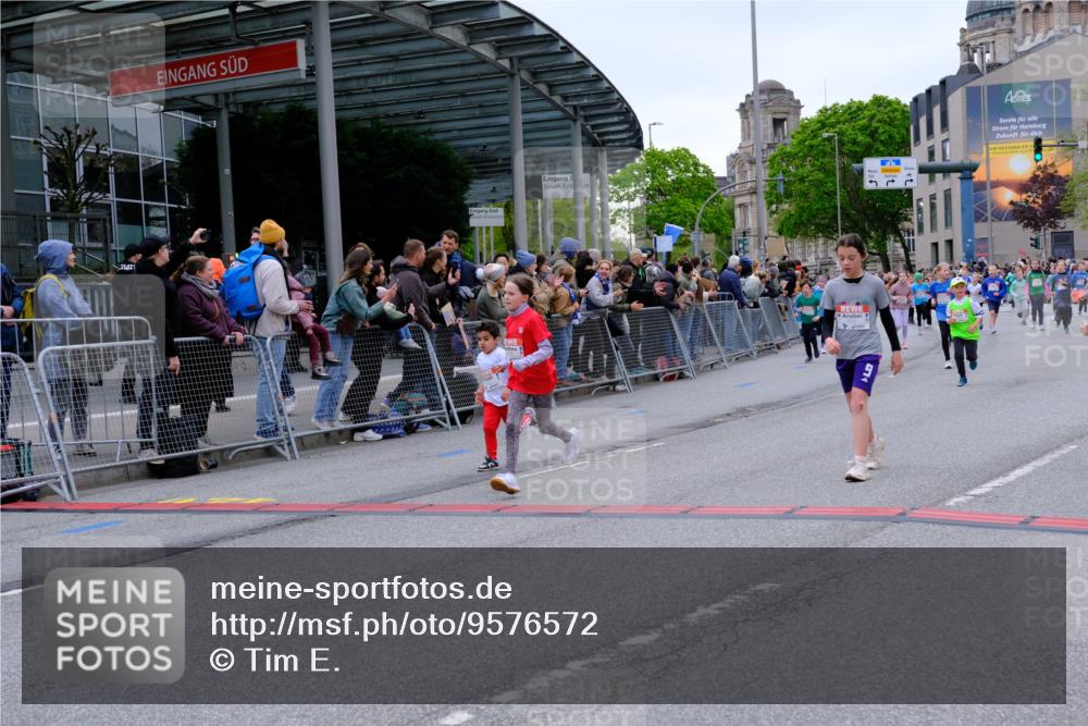 25.04.2026 - Das Zehntel Tim E. http://msf.ph/oto/9576572 25.04.2026 10:57:23 Ziel 5013, 5333, 5338, 5374, 5442, 5522, 5528, 5619, 5821, 5831, 5955, 6120, 6134, 6138, 6169, 6175, 6235, 6335, 6728, 6737, 6751, 6877, 6901, 7065, 7070, 7079, 7134, 7222, 7224, 7374, 7377, 7396, 7398, 7401, 7413, 7682, 7958, 8016 meine-sportfotos.de
