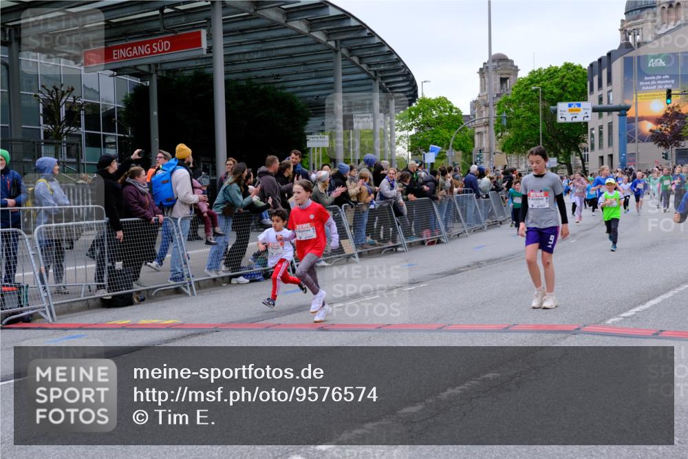 25.04.2026 - Das Zehntel Tim E. http://msf.ph/oto/9576574 25.04.2026 10:57:23 Ziel 5013, 5333, 5338, 5374, 5442, 5522, 5528, 5619, 5821, 5831, 5955, 6120, 6134, 6138, 6169, 6175, 6235, 6335, 6728, 6737, 6751, 6877, 6901, 7065, 7070, 7079, 7134, 7222, 7224, 7374, 7377, 7396, 7398, 7401, 7413, 7682, 7958, 8016 meine-sportfotos.de