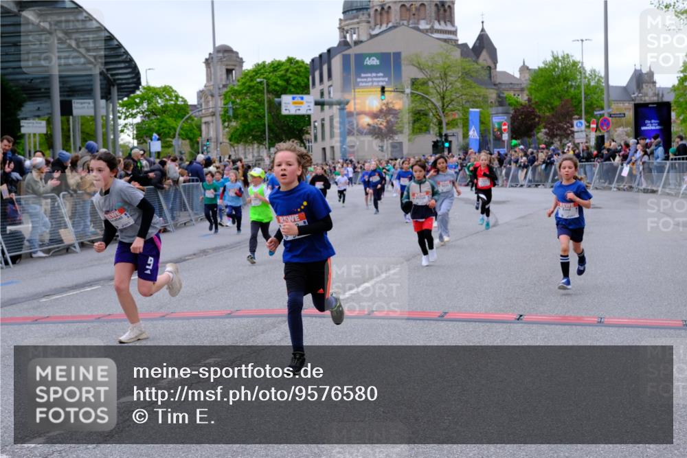 25.04.2026 - Das Zehntel Tim E. http://msf.ph/oto/9576580 25.04.2026 10:57:25 Ziel 5013, 5047, 5333, 5338, 5417, 5442, 5522, 5619, 5818, 5821, 5831, 5955, 6120, 6134, 6138, 6169, 6175, 6235, 6335, 6630, 6728, 6737, 6751, 6877, 6901, 7070, 7134, 7222, 7224, 7413, 7682, 7867, 8016, 8046, 8047 meine-sportfotos.de