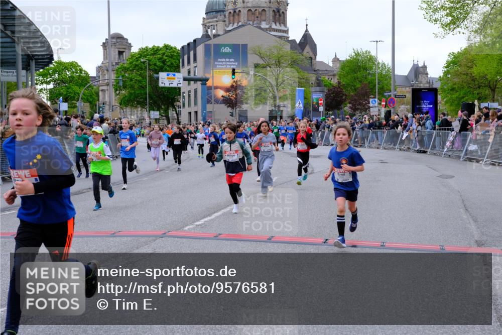 25.04.2026 - Das Zehntel Tim E. http://msf.ph/oto/9576581 25.04.2026 10:57:25 Ziel 5013, 5047, 5333, 5338, 5417, 5442, 5522, 5619, 5818, 5821, 5831, 5955, 6120, 6134, 6138, 6169, 6175, 6235, 6335, 6630, 6728, 6737, 6751, 6877, 6901, 7070, 7134, 7222, 7224, 7413, 7682, 7867, 8016, 8046, 8047 meine-sportfotos.de