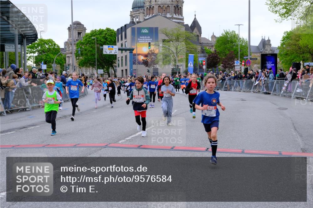 25.04.2026 - Das Zehntel Tim E. http://msf.ph/oto/9576584 25.04.2026 10:57:25 Ziel 5013, 5047, 5333, 5338, 5417, 5442, 5522, 5619, 5818, 5821, 5831, 5955, 6120, 6134, 6138, 6169, 6175, 6235, 6335, 6630, 6728, 6737, 6751, 6877, 6901, 7070, 7134, 7222, 7224, 7413, 7682, 7867, 8016, 8046, 8047 meine-sportfotos.de