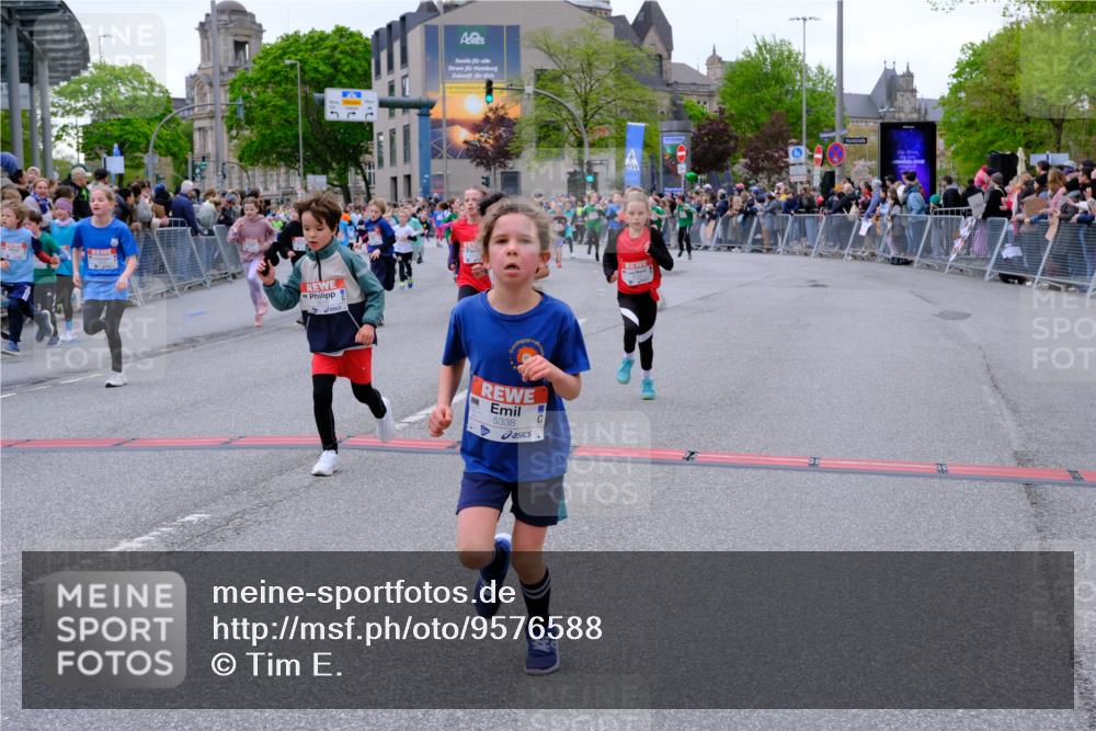25.04.2026 - Das Zehntel Tim E. http://msf.ph/oto/9576588 25.04.2026 10:57:26 Ziel 5013, 5047, 5333, 5338, 5417, 5430, 5442, 5522, 5546, 5619, 5818, 5955, 5967, 6120, 6134, 6138, 6169, 6175, 6235, 6335, 6630, 6728, 6737, 6751, 6877, 6888, 6899, 6901, 7070, 7134, 7222, 7413, 7682, 7867, 8016, 8046, 8047 meine-sportfotos.de