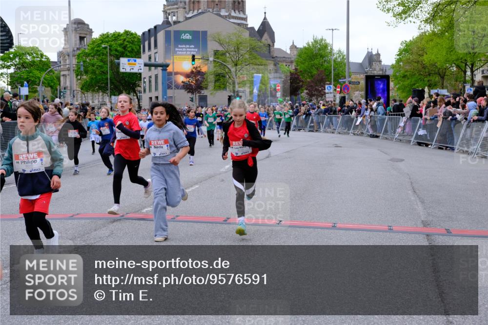 25.04.2026 - Das Zehntel Tim E. http://msf.ph/oto/9576591 25.04.2026 10:57:27 Ziel 5013, 5047, 5333, 5338, 5417, 5430, 5442, 5546, 5619, 5818, 5955, 5967, 6120, 6134, 6138, 6169, 6175, 6235, 6328, 6335, 6630, 6728, 6888, 6899, 7070, 7222, 7413, 7682, 7867, 8016, 8046, 8047 meine-sportfotos.de