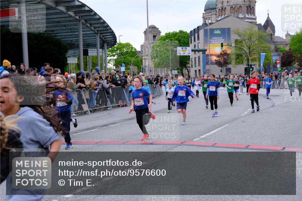 25.04.2026 - Das Zehntel Tim E. http://msf.ph/oto/9576600 25.04.2026 10:57:28 Ziel 5013, 5047, 5333, 5338, 5417, 5430, 5442, 5545, 5546, 5547, 5619, 5818, 5955, 5967, 6120, 6134, 6138, 6169, 6171, 6175, 6235, 6328, 6335, 6338, 6630, 6888, 6899, 7070, 7222, 7682, 7867, 7906, 8014, 8016, 8046, 8047 meine-sportfotos.de