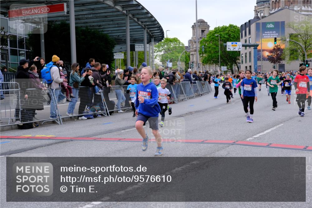 25.04.2026 - Das Zehntel Tim E. http://msf.ph/oto/9576610 25.04.2026 10:57:30 Ziel 5013, 5047, 5333, 5338, 5417, 5430, 5442, 5537, 5540, 5545, 5546, 5547, 5619, 5818, 5955, 5967, 6120, 6134, 6138, 6171, 6181, 6235, 6328, 6335, 6338, 6622, 6625, 6630, 6639, 6888, 6899, 7070, 7682, 7867, 7906, 8014, 8016, 8029, 8046, 8047 meine-sportfotos.de