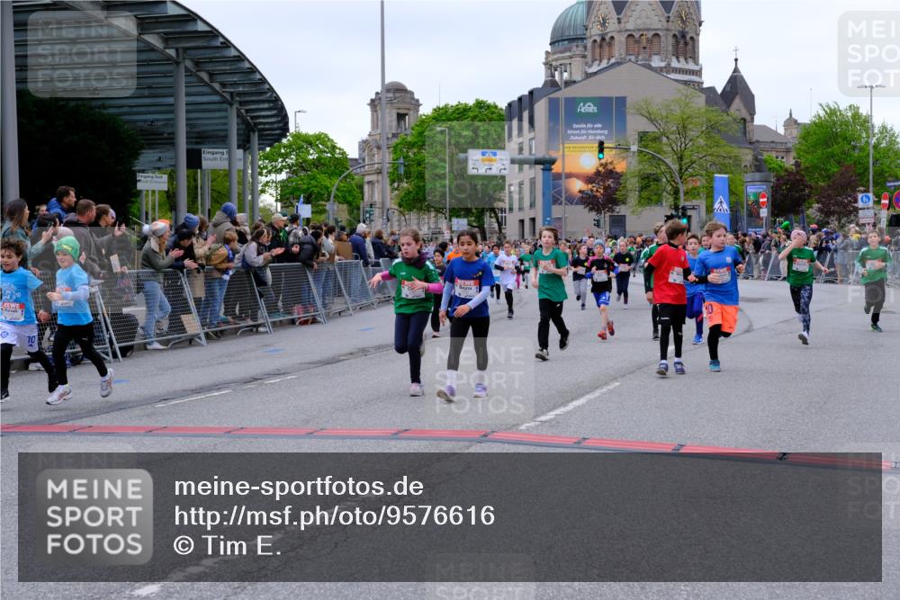 25.04.2026 - Das Zehntel Tim E. http://msf.ph/oto/9576616 25.04.2026 10:57:31 Ziel 5047, 5135, 5333, 5338, 5417, 5430, 5442, 5535, 5537, 5540, 5545, 5546, 5547, 5619, 5818, 5955, 5967, 6120, 6134, 6171, 6181, 6235, 6328, 6335, 6338, 6622, 6625, 6630, 6639, 6640, 6888, 6899, 6904, 7070, 7682, 7867, 7906, 8014, 8016, 8029, 8046, 8047 meine-sportfotos.de
