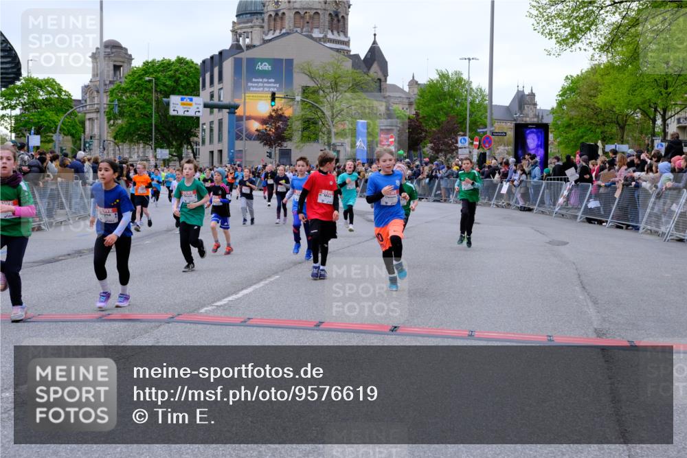 25.04.2026 - Das Zehntel Tim E. http://msf.ph/oto/9576619 25.04.2026 10:57:32 Ziel 5047, 5135, 5338, 5417, 5430, 5442, 5535, 5537, 5540, 5545, 5546, 5547, 5619, 5818, 5955, 5967, 6120, 6134, 6171, 6181, 6328, 6335, 6338, 6622, 6625, 6630, 6639, 6640, 6867, 6888, 6897, 6899, 6904, 7070, 7682, 7867, 7906, 8014, 8016, 8029, 8046, 8047 meine-sportfotos.de