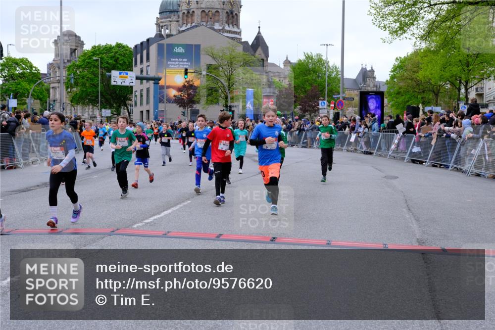 25.04.2026 - Das Zehntel Tim E. http://msf.ph/oto/9576620 25.04.2026 10:57:32 Ziel 5047, 5135, 5338, 5417, 5430, 5442, 5535, 5537, 5540, 5545, 5546, 5547, 5619, 5818, 5955, 5967, 6120, 6134, 6171, 6181, 6328, 6335, 6338, 6622, 6625, 6630, 6639, 6640, 6867, 6888, 6897, 6899, 6904, 7070, 7682, 7867, 7906, 8014, 8016, 8029, 8046, 8047 meine-sportfotos.de