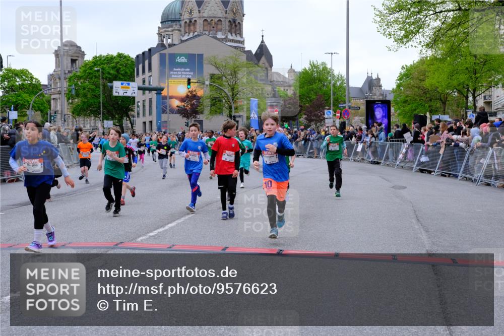 25.04.2026 - Das Zehntel Tim E. http://msf.ph/oto/9576623 25.04.2026 10:57:32 Ziel 5047, 5135, 5338, 5417, 5430, 5442, 5535, 5537, 5540, 5545, 5546, 5547, 5619, 5818, 5955, 5967, 6120, 6134, 6171, 6181, 6328, 6335, 6338, 6622, 6625, 6630, 6639, 6640, 6867, 6888, 6897, 6899, 6904, 7070, 7682, 7867, 7906, 8014, 8016, 8029, 8046, 8047 meine-sportfotos.de