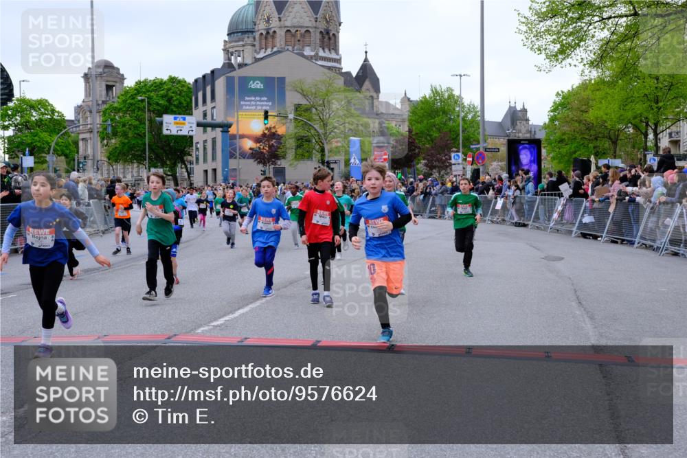 25.04.2026 - Das Zehntel Tim E. http://msf.ph/oto/9576624 25.04.2026 10:57:32 Ziel 5047, 5135, 5338, 5417, 5430, 5442, 5535, 5537, 5540, 5545, 5546, 5547, 5619, 5818, 5955, 5967, 6120, 6134, 6171, 6181, 6328, 6335, 6338, 6622, 6625, 6630, 6639, 6640, 6867, 6888, 6897, 6899, 6904, 7070, 7682, 7867, 7906, 8014, 8016, 8029, 8046, 8047 meine-sportfotos.de