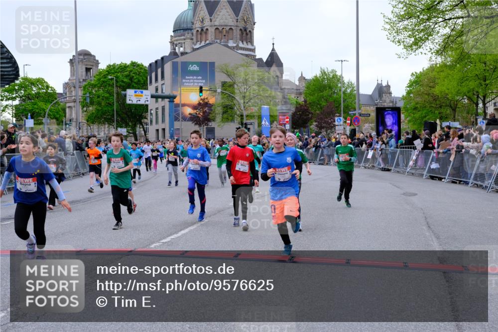 25.04.2026 - Das Zehntel Tim E. http://msf.ph/oto/9576625 25.04.2026 10:57:32 Ziel 5047, 5135, 5338, 5417, 5430, 5442, 5535, 5537, 5540, 5545, 5546, 5547, 5619, 5818, 5955, 5967, 6120, 6134, 6171, 6181, 6328, 6335, 6338, 6622, 6625, 6630, 6639, 6640, 6867, 6888, 6897, 6899, 6904, 7070, 7682, 7867, 7906, 8014, 8016, 8029, 8046, 8047 meine-sportfotos.de