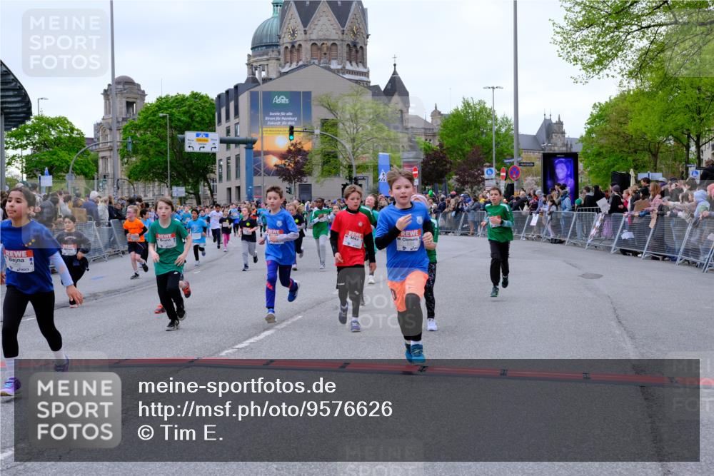 25.04.2026 - Das Zehntel Tim E. http://msf.ph/oto/9576626 25.04.2026 10:57:32 Ziel 5047, 5135, 5338, 5417, 5430, 5442, 5535, 5537, 5540, 5545, 5546, 5547, 5619, 5818, 5955, 5967, 6120, 6134, 6171, 6181, 6328, 6335, 6338, 6622, 6625, 6630, 6639, 6640, 6867, 6888, 6897, 6899, 6904, 7070, 7682, 7867, 7906, 8014, 8016, 8029, 8046, 8047 meine-sportfotos.de
