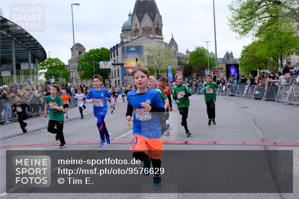 25.04.2026 - Das Zehntel Tim E. http://msf.ph/oto/9576629 25.04.2026 10:57:33 Ziel 5047, 5135, 5168, 5417, 5430, 5442, 5535, 5537, 5540, 5545, 5546, 5547, 5619, 5818, 5955, 5967, 6120, 6134, 6171, 6181, 6328, 6335, 6338, 6622, 6625, 6630, 6639, 6640, 6867, 6888, 6897, 6899, 6904, 7007, 7070, 7682, 7772, 7798, 7867, 7906, 8014, 8016, 8029, 8046, 8047 meine-sportfotos.de