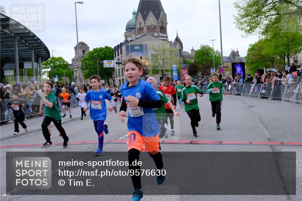 25.04.2026 - Das Zehntel Tim E. http://msf.ph/oto/9576630 25.04.2026 10:57:33 Ziel 5047, 5135, 5168, 5417, 5430, 5442, 5535, 5537, 5540, 5545, 5546, 5547, 5619, 5818, 5955, 5967, 6120, 6134, 6171, 6181, 6328, 6335, 6338, 6622, 6625, 6630, 6639, 6640, 6867, 6888, 6897, 6899, 6904, 7007, 7070, 7682, 7772, 7798, 7867, 7906, 8014, 8016, 8029, 8046, 8047 meine-sportfotos.de