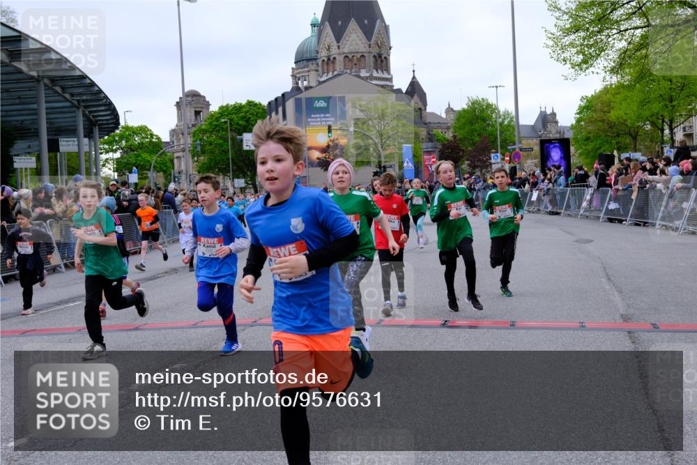 25.04.2026 - Das Zehntel Tim E. http://msf.ph/oto/9576631 25.04.2026 10:57:33 Ziel 5047, 5135, 5168, 5417, 5430, 5442, 5535, 5537, 5540, 5545, 5546, 5547, 5619, 5818, 5955, 5967, 6120, 6134, 6171, 6181, 6328, 6335, 6338, 6622, 6625, 6630, 6639, 6640, 6867, 6888, 6897, 6899, 6904, 7007, 7070, 7682, 7772, 7798, 7867, 7906, 8014, 8016, 8029, 8046, 8047 meine-sportfotos.de