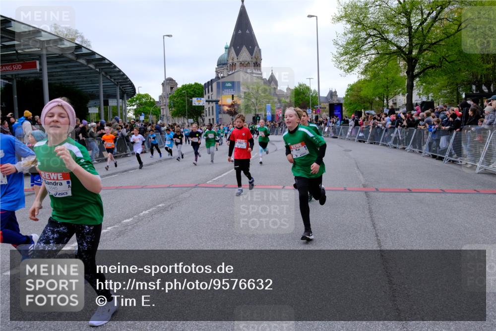 25.04.2026 - Das Zehntel Tim E. http://msf.ph/oto/9576632 25.04.2026 10:57:34 Ziel 5047, 5135, 5168, 5417, 5430, 5442, 5535, 5537, 5540, 5545, 5546, 5547, 5619, 5818, 5967, 6120, 6134, 6171, 6181, 6328, 6335, 6338, 6440, 6614, 6622, 6625, 6630, 6639, 6640, 6867, 6888, 6897, 6899, 6904, 7007, 7070, 7682, 7772, 7798, 7867, 7906, 8014, 8029, 8046, 8047 meine-sportfotos.de