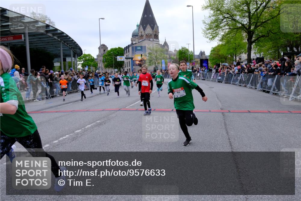 25.04.2026 - Das Zehntel Tim E. http://msf.ph/oto/9576633 25.04.2026 10:57:34 Ziel 5047, 5135, 5168, 5417, 5430, 5442, 5535, 5537, 5540, 5545, 5546, 5547, 5619, 5818, 5967, 6120, 6134, 6171, 6181, 6328, 6335, 6338, 6440, 6614, 6622, 6625, 6630, 6639, 6640, 6867, 6888, 6897, 6899, 6904, 7007, 7070, 7682, 7772, 7798, 7867, 7906, 8014, 8029, 8046, 8047 meine-sportfotos.de