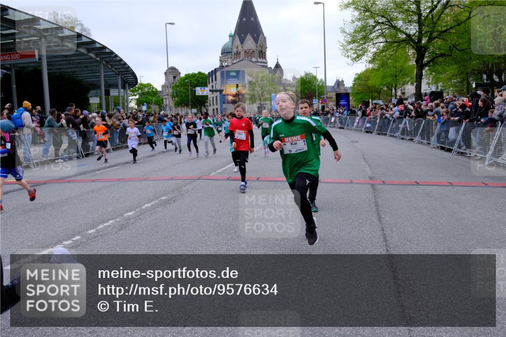 25.04.2026 - Das Zehntel Tim E. http://msf.ph/oto/9576634 25.04.2026 10:57:34 Ziel 5047, 5135, 5168, 5417, 5430, 5442, 5535, 5537, 5540, 5545, 5546, 5547, 5619, 5818, 5967, 6120, 6134, 6171, 6181, 6328, 6335, 6338, 6440, 6614, 6622, 6625, 6630, 6639, 6640, 6867, 6888, 6897, 6899, 6904, 7007, 7070, 7682, 7772, 7798, 7867, 7906, 8014, 8029, 8046, 8047 meine-sportfotos.de