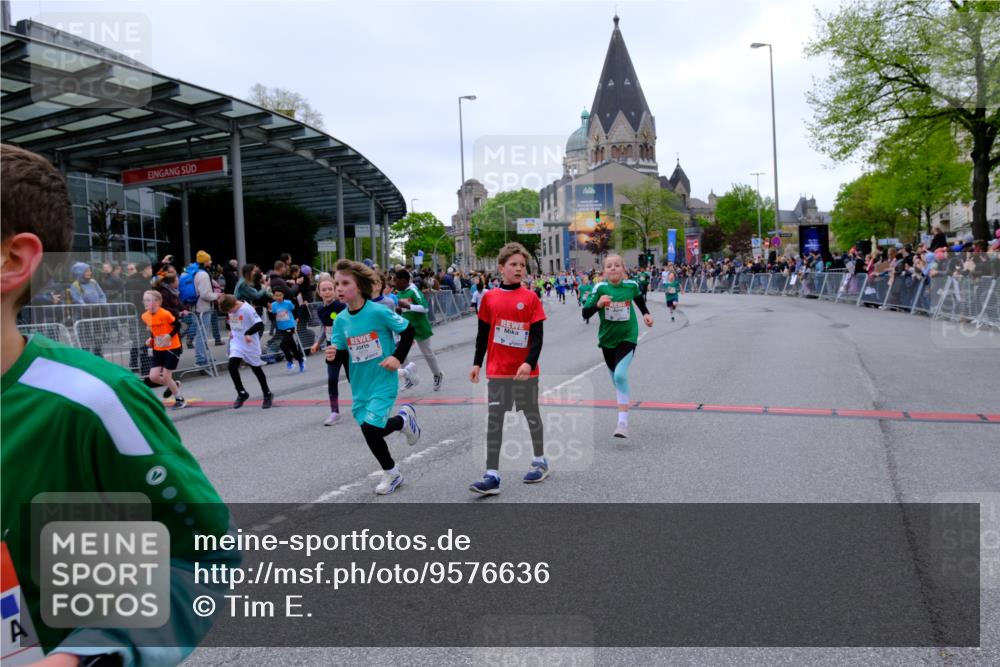 25.04.2026 - Das Zehntel Tim E. http://msf.ph/oto/9576636 25.04.2026 10:57:36 Ziel 5047, 5135, 5168, 5417, 5430, 5535, 5537, 5540, 5545, 5546, 5547, 5815, 5818, 5837, 5967, 6171, 6181, 6328, 6331, 6338, 6440, 6614, 6622, 6625, 6630, 6639, 6640, 6867, 6888, 6897, 6899, 6904, 7007, 7772, 7798, 7867, 7906, 8014, 8029, 8046, 8047 meine-sportfotos.de