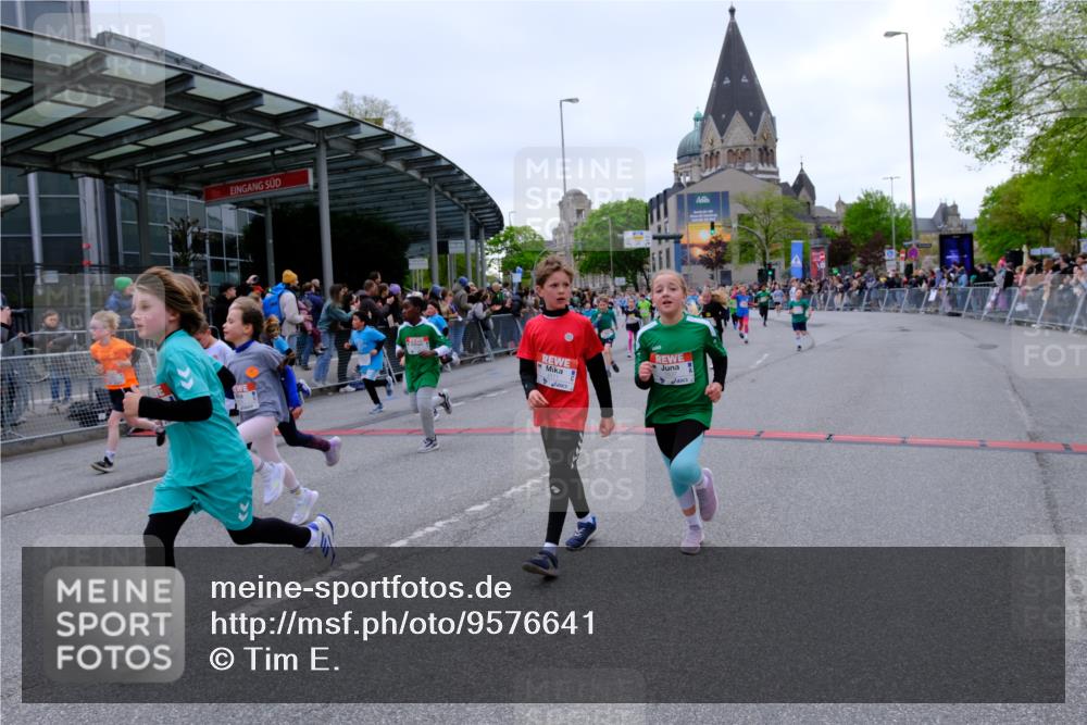 25.04.2026 - Das Zehntel Tim E. http://msf.ph/oto/9576641 25.04.2026 10:57:36 Ziel 5047, 5135, 5168, 5417, 5430, 5535, 5537, 5540, 5545, 5546, 5547, 5815, 5818, 5837, 5967, 6171, 6181, 6328, 6331, 6338, 6440, 6614, 6622, 6625, 6630, 6639, 6640, 6867, 6888, 6897, 6899, 6904, 7007, 7772, 7798, 7867, 7906, 8014, 8029, 8046, 8047 meine-sportfotos.de
