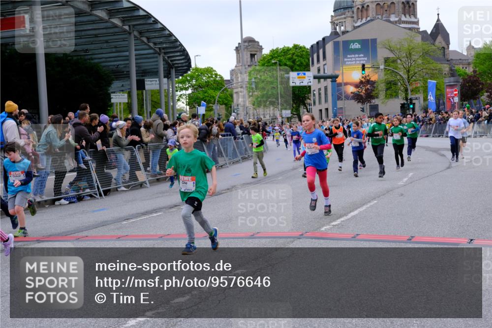 25.04.2026 - Das Zehntel Tim E. http://msf.ph/oto/9576646 25.04.2026 10:57:40 Ziel 5071, 5135, 5168, 5223, 5291, 5354, 5372, 5535, 5537, 5539, 5540, 5543, 5545, 5547, 5554, 5815, 5832, 5837, 6171, 6181, 6331, 6338, 6418, 6440, 6614, 6622, 6625, 6634, 6639, 6640, 6867, 6897, 6904, 6947, 7007, 7261, 7375, 7392, 7694, 7772, 7798, 7906, 8014, 8029 meine-sportfotos.de