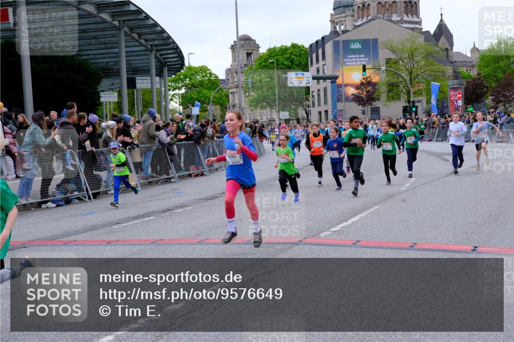 25.04.2026 - Das Zehntel Tim E. http://msf.ph/oto/9576649 25.04.2026 10:57:40 Ziel 5071, 5135, 5168, 5223, 5291, 5354, 5372, 5535, 5537, 5539, 5540, 5543, 5545, 5547, 5554, 5815, 5832, 5837, 6171, 6181, 6331, 6338, 6418, 6440, 6614, 6622, 6625, 6634, 6639, 6640, 6867, 6897, 6904, 6947, 7007, 7261, 7375, 7392, 7694, 7772, 7798, 7906, 8014, 8029 meine-sportfotos.de