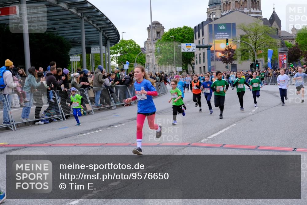 25.04.2026 - Das Zehntel Tim E. http://msf.ph/oto/9576650 25.04.2026 10:57:41 Ziel 5071, 5135, 5168, 5223, 5291, 5354, 5372, 5535, 5537, 5539, 5540, 5543, 5554, 5806, 5815, 5816, 5832, 5837, 6181, 6331, 6418, 6440, 6614, 6622, 6625, 6634, 6639, 6640, 6867, 6897, 6904, 6947, 7007, 7261, 7375, 7392, 7694, 7772, 7798, 8029 meine-sportfotos.de